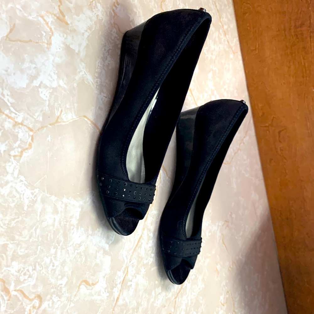 Casual small heeled Anne Klein sports